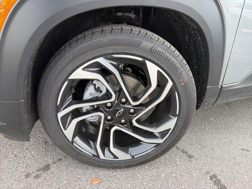 Sterling Gray Metallic 2026 Chevrolet Trailblazer RS
