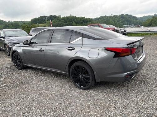 Gun Metallic 2022 Nissan Altima 2.5 SR
