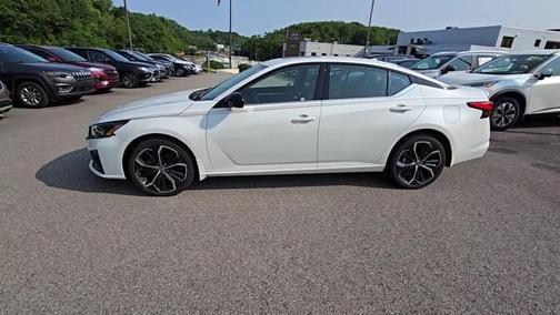 2023 Nissan Altima 2.5 SR