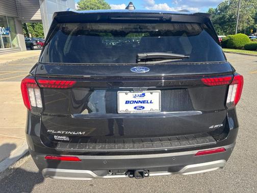 Agate Black Metallic 2026 Ford Explorer Platinum