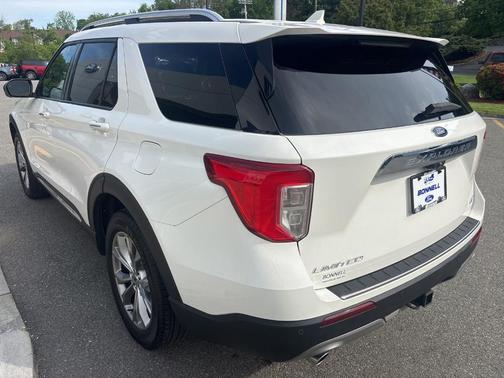 White Metallic 2023 Ford Explorer Limited