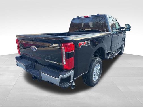 Agate Black Metallic 2026 Ford F-350 XLT