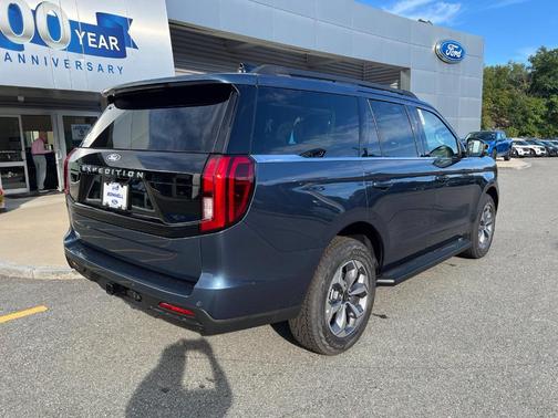 Nocturnal Blue Metallic 2027 Ford Expedition ACTIVE