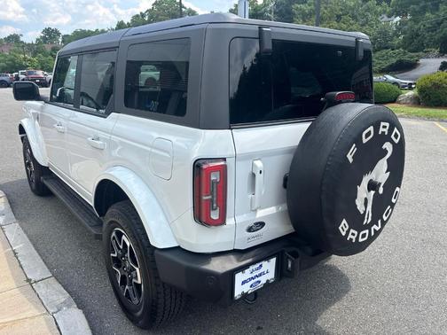 Oxford White 2024 Ford Bronco Outer Banks