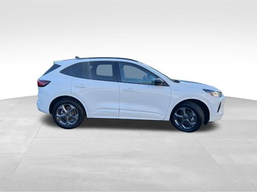 Oxford White 2023 Ford Escape ST-Line Select