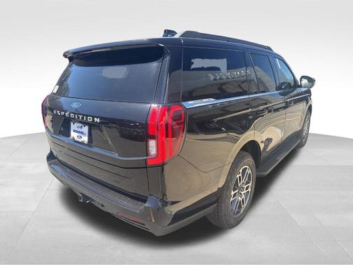 Agate Black Metallic 2026 Ford Expedition Active