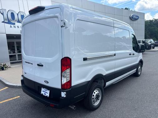 Oxford White 2026 Ford Transit-250 148 WB Medium Roof Cargo