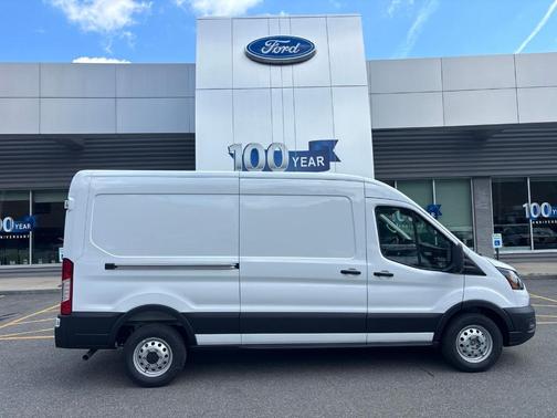 Oxford White 2026 Ford Transit-250 148 WB Medium Roof Cargo