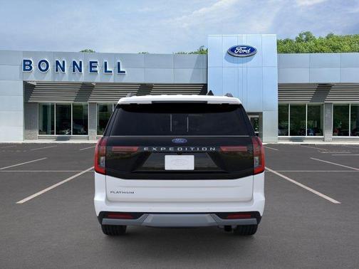 Star White 2026 Ford Expedition Platinum