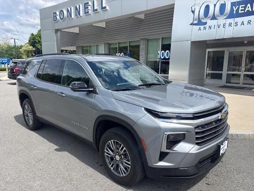 Sterling Gray Metallic 2024 Chevrolet Traverse LT