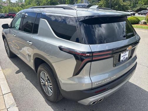Sterling Gray Metallic 2024 Chevrolet Traverse LT