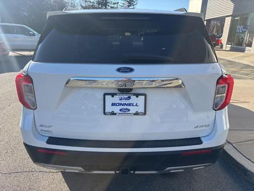 White Metallic 2023 Ford Explorer XLT
