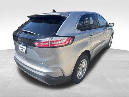 Iconic Silver Metallic 2022 Ford Edge SEL