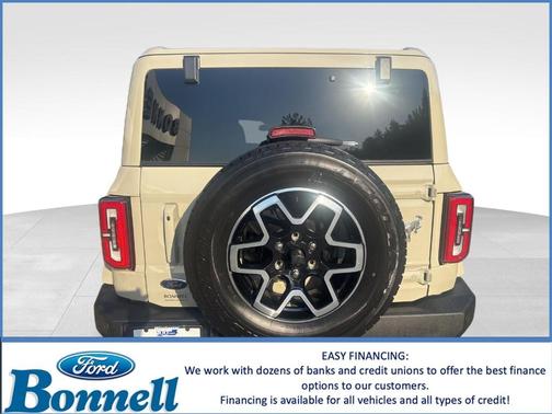 Desert Sand 2025 Ford Bronco Outer Banks