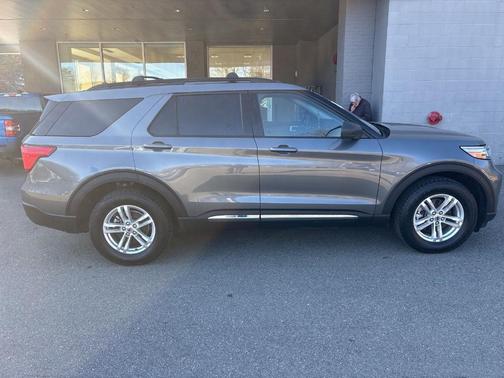 Carbonized Gray Metallic 2022 Ford Explorer XLT