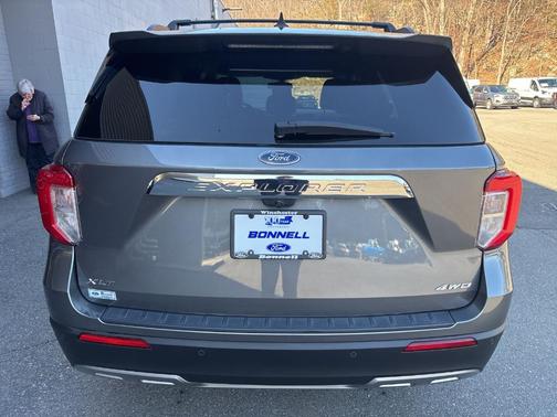 Carbonized Gray Metallic 2022 Ford Explorer XLT