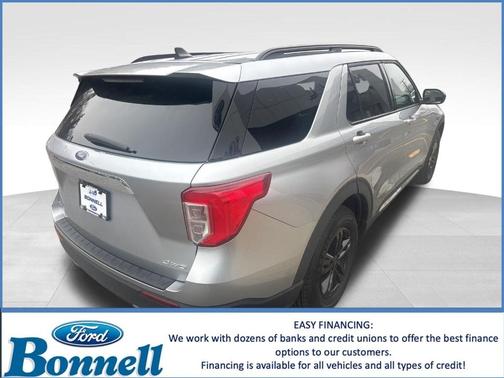 Silver Metallic 2022 Ford Explorer XLT