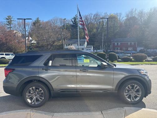 Carbonized Gray Metallic 2026 Ford Explorer Active