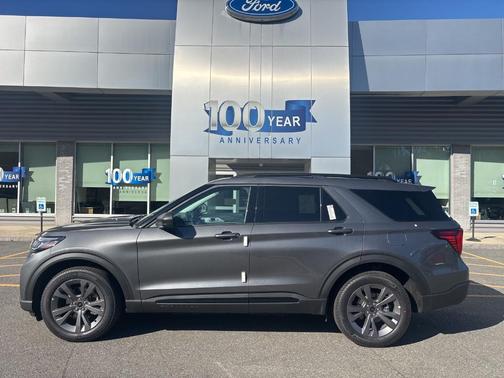Carbonized Gray Metallic 2026 Ford Explorer Active