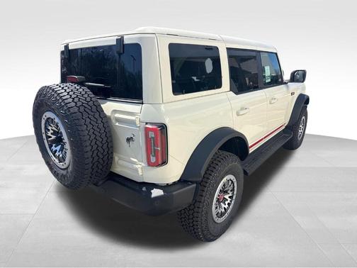 Wimbledon White 2026 Ford Bronco Outer Banks