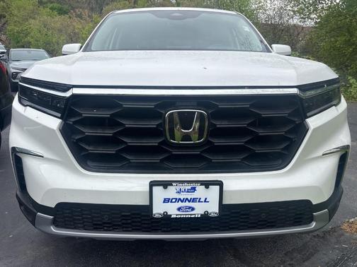 Platinum White Pearl 2023 Honda Pilot EX-L 7-Passenger