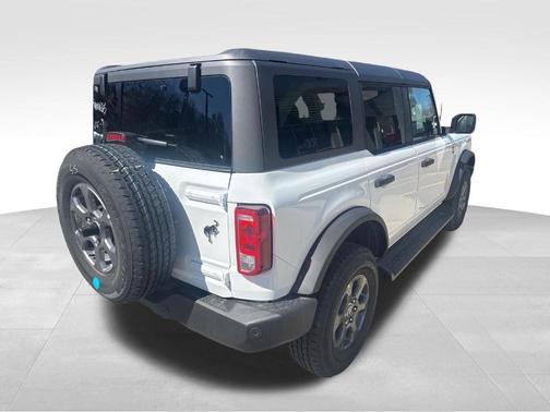 Oxford White 2026 Ford Bronco Big Bend