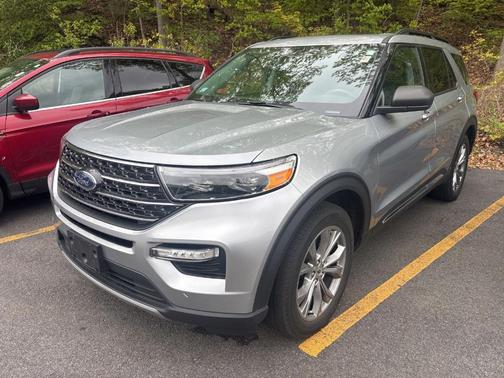 Iconic Silver Metallic 2023 Ford Explorer XLT