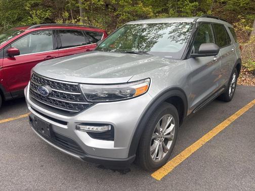 Iconic Silver Metallic 2023 Ford Explorer XLT