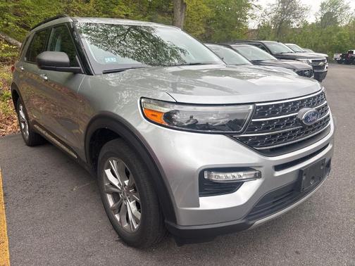 Iconic Silver Metallic 2023 Ford Explorer XLT