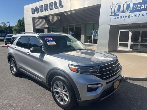 Iconic Silver Metallic 2023 Ford Explorer XLT
