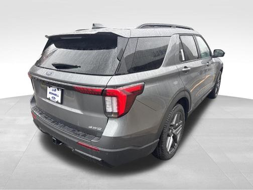 Carbonized Gray Metallic 2026 Ford Explorer ST-Line