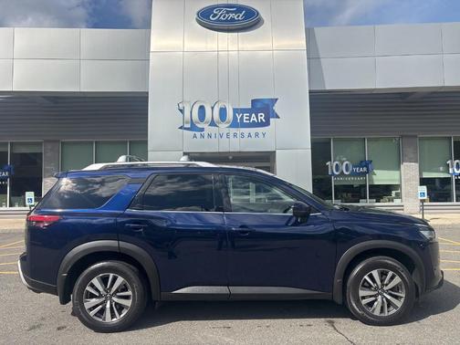 Deep Ocean Blue 2022 Nissan Pathfinder SL