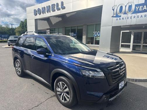 Deep Ocean Blue 2022 Nissan Pathfinder SL