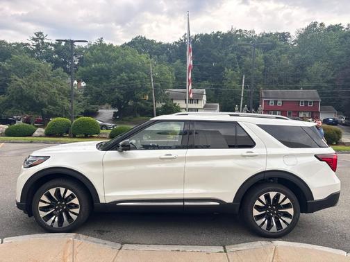 Star White 2026 Ford Explorer Platinum