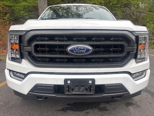Oxford White 2023 Ford F-150 XLT