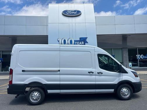 Oxford White 2026 Ford Transit-250 148 WB Medium Roof Cargo