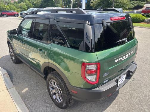Eruption Green Metallic 2024 Ford Bronco Sport Badlands