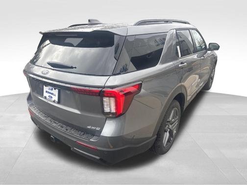 Carbonized Gray Metallic 2026 Ford Explorer ST-Line