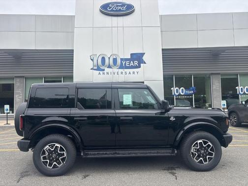 Shadow Black 2026 Ford Bronco Outer Banks