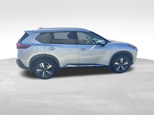 Brilliant Silver Metallic 2021 Nissan Rogue SL