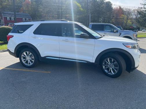 Star White 2023 Ford Explorer XLT
