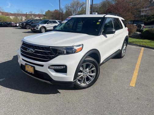 Star White 2023 Ford Explorer XLT