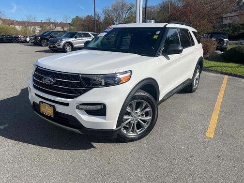 Star White 2023 Ford Explorer XLT