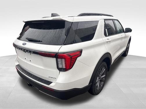 Star White 2026 Ford Explorer Active