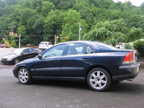 Blue Pearl 2004 Volvo S60 2.5T