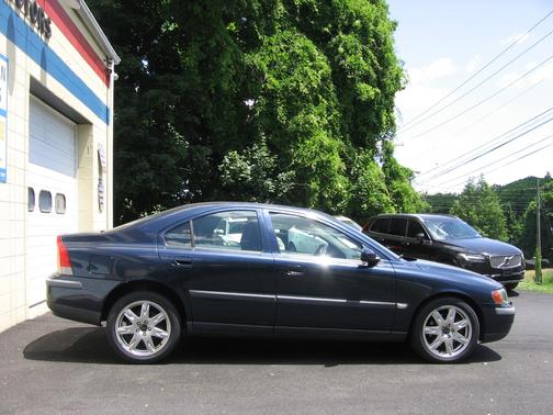 Blue Pearl 2004 Volvo S60 2.5T