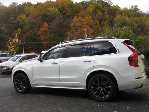 2019 Volvo XC90 T6 Momentum