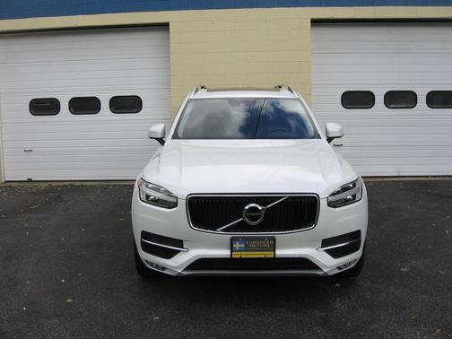 2019 Volvo XC90 T6 Momentum
