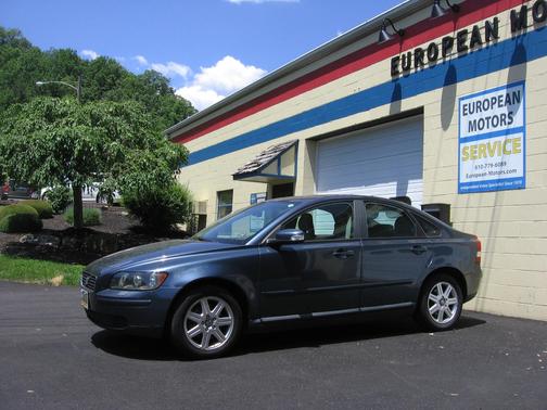 Barents Blue 2007 Volvo S40 2.4i