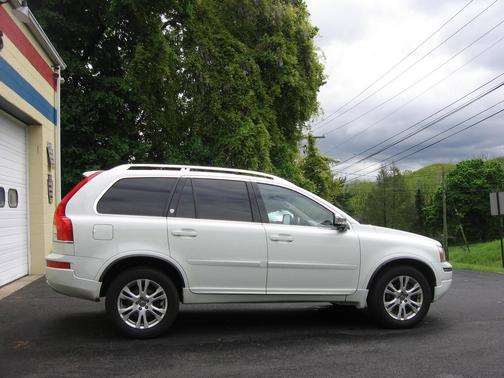 White 2013 Volvo XC90 3.2 Premier Plus